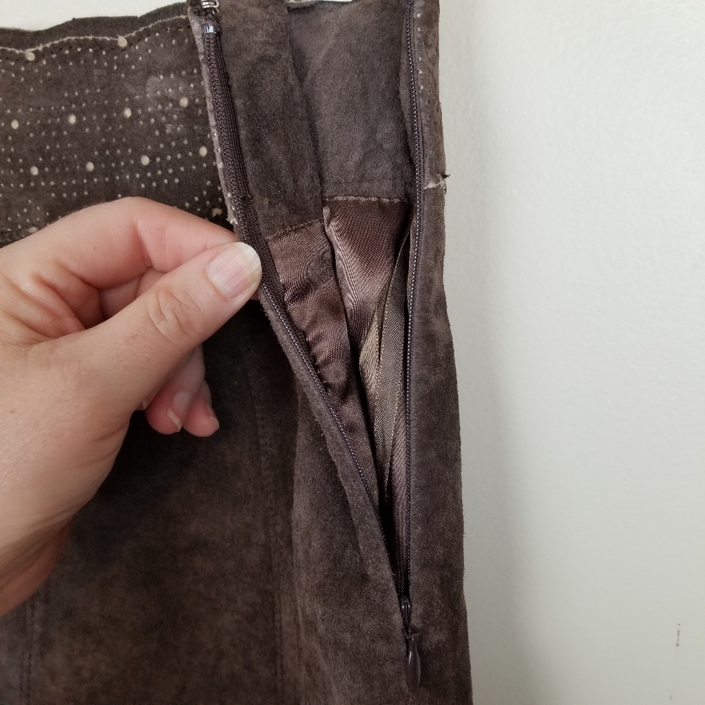 FIRM CAbi Brown 100% Leather Scalloped Skirt size 6 380 - Picture 5 of 7
